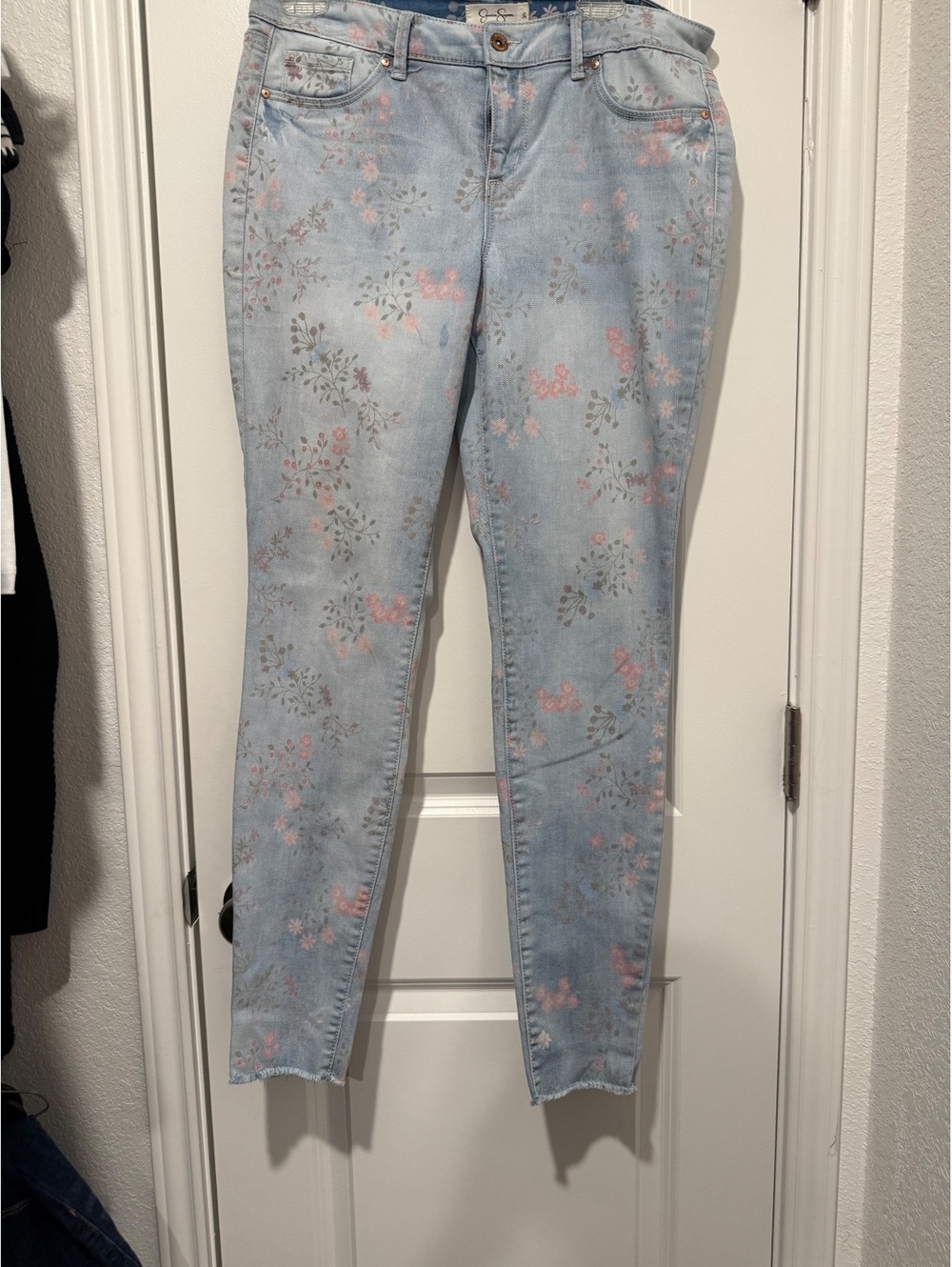 Jessica Simpson Light Wash Floral Print Skinny Jeans, Size 30